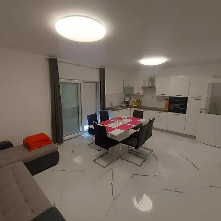 Novak Apartment Klenovica