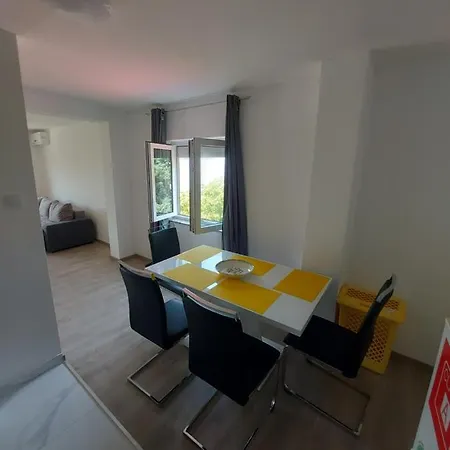 Apartment Novak Klenovica
